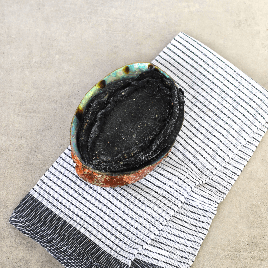 Whole Paua (Frozen) Each